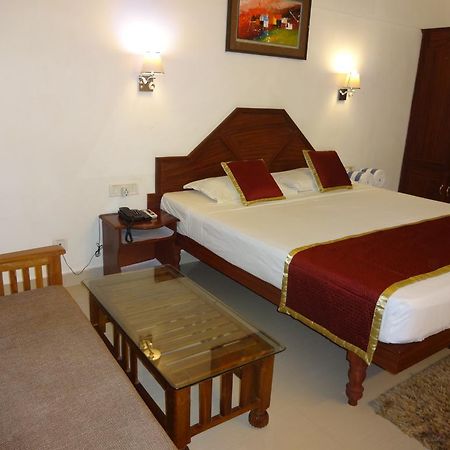 Chakra Ayurvedic Resort Ковалам Экстерьер фото