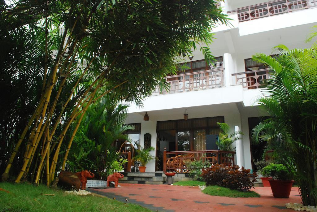Chakra Ayurvedic Resort Ковалам Экстерьер фото