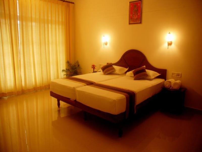 Chakra Ayurvedic Resort Ковалам Экстерьер фото