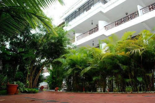 Chakra Ayurvedic Resort Ковалам Экстерьер фото